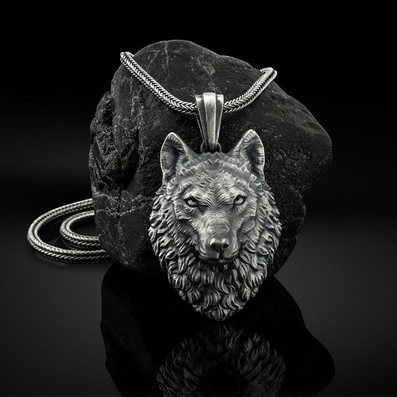 The story of the Wolf Head Tie