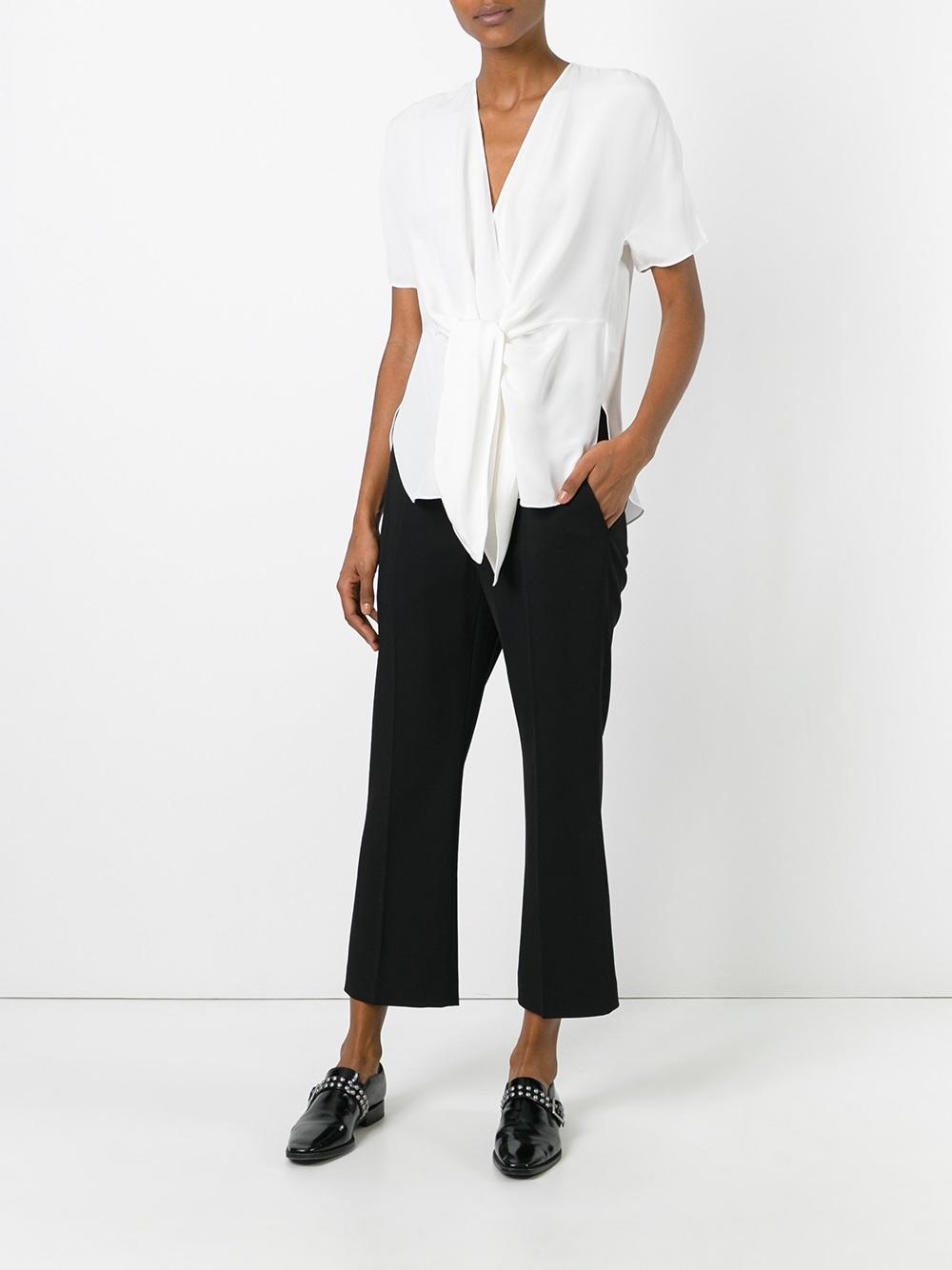 Title: The Elastic Tie-Shirt: Fashion’s Newest Trend