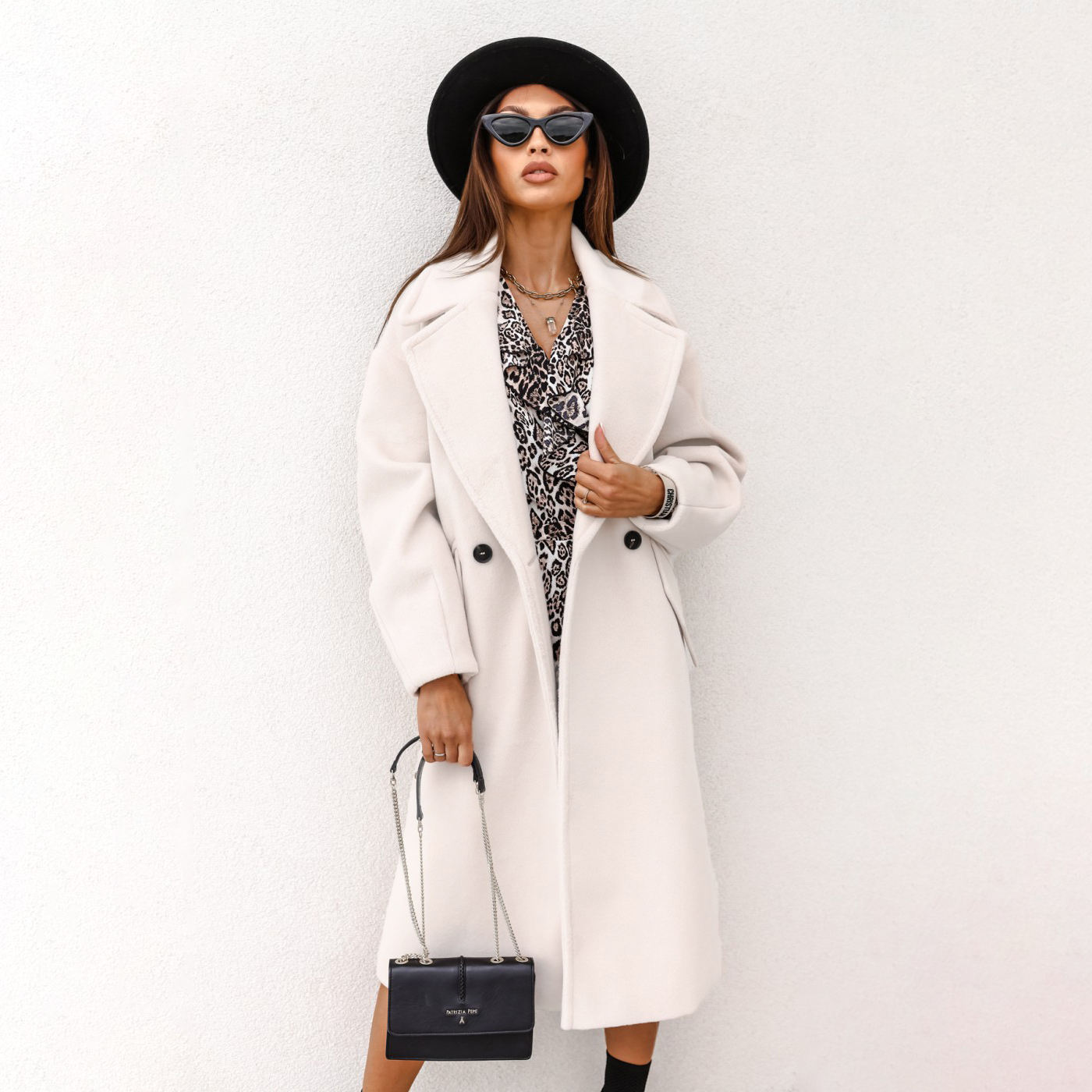 Title: Fashionable and Warm Womens Coat with Tie and Hat