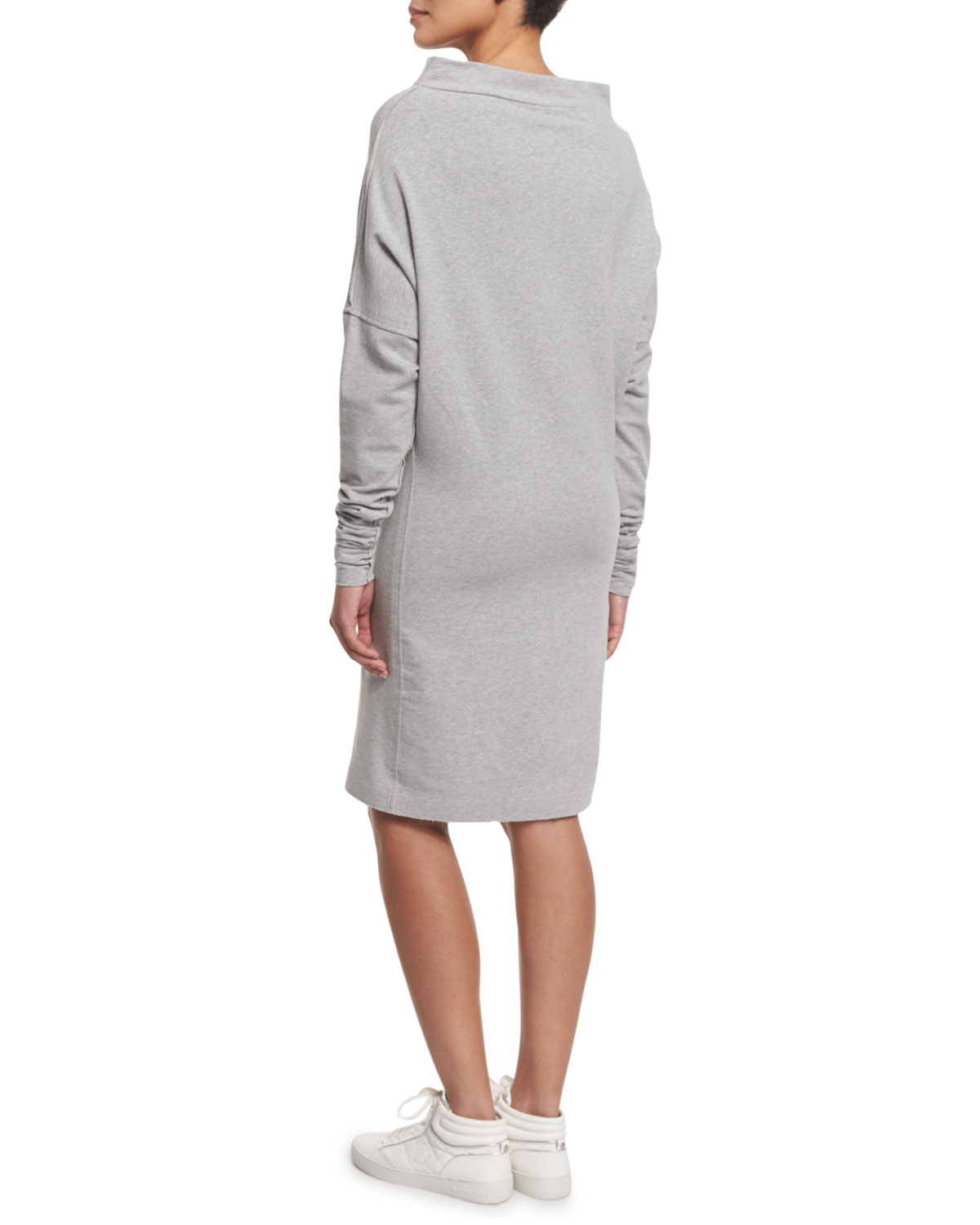 The Enigmatic Allure of Gray Tie Skirts: A Subtle yet Stylish Choice for Any Occasion