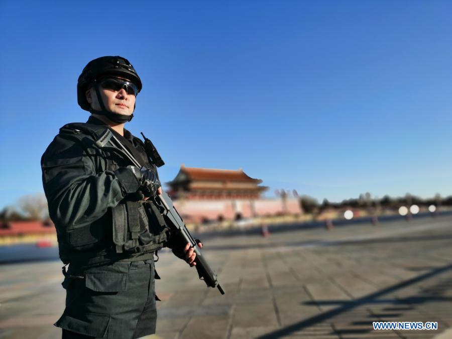 Title: The Significance and Tradition of the Uniform for Chinese Armed Police Officers – A Look at the Ranks of Military Uniforms