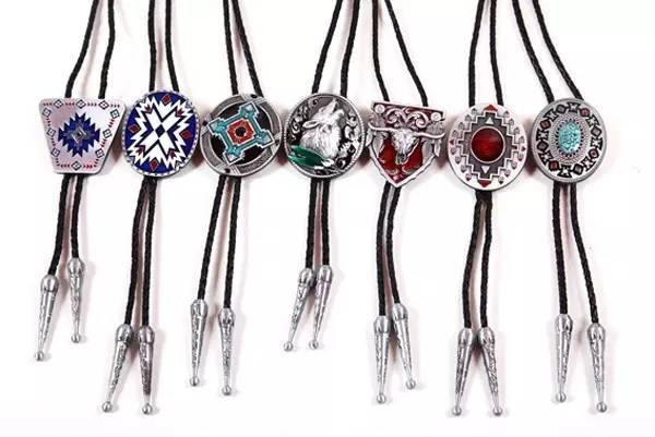 Mastering the Art of Bolo Tie: A Comprehensive Guide to Creating a Striking and Stylish Look