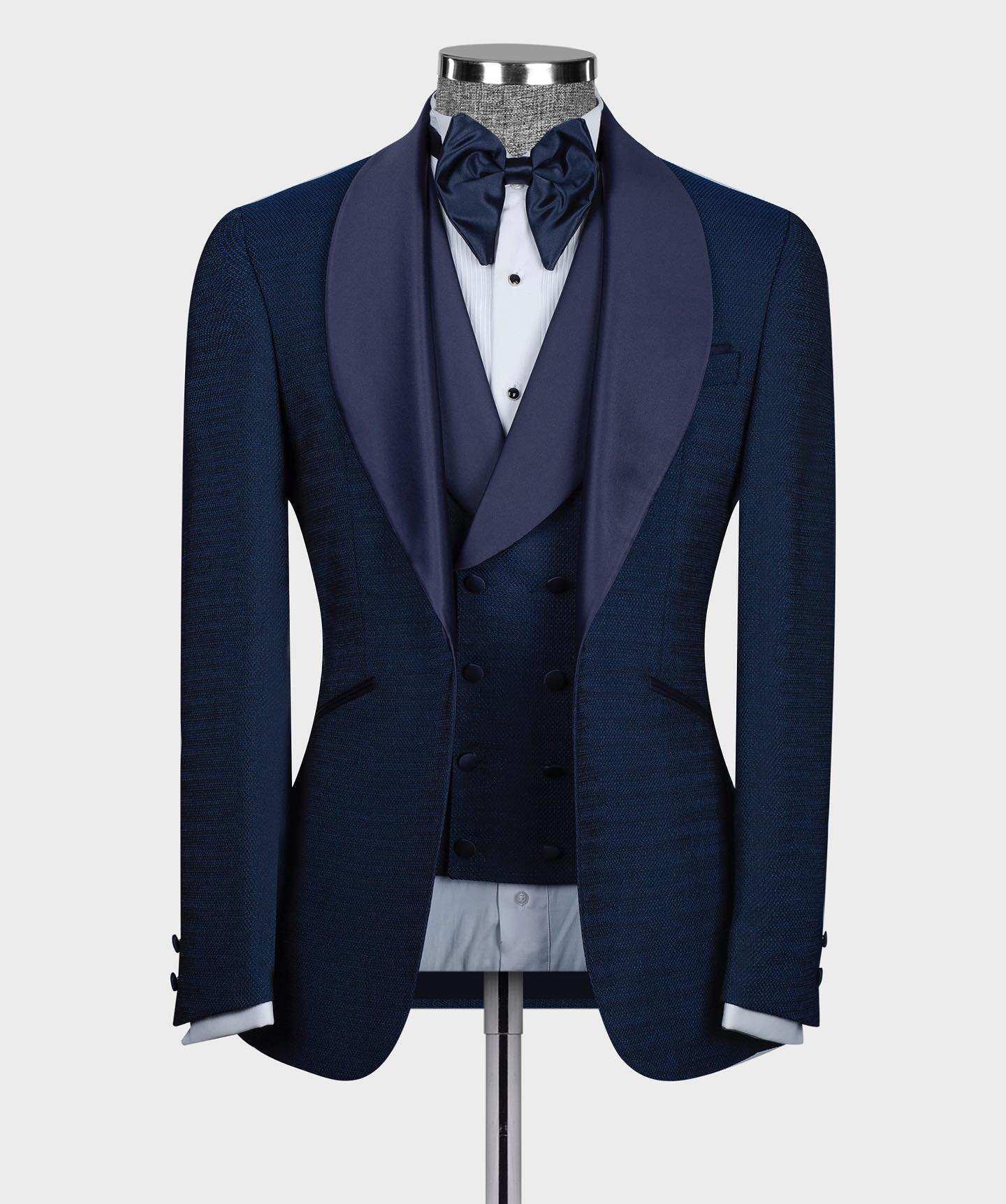 Blue Suit and Tie Recommendations for Gentlemen