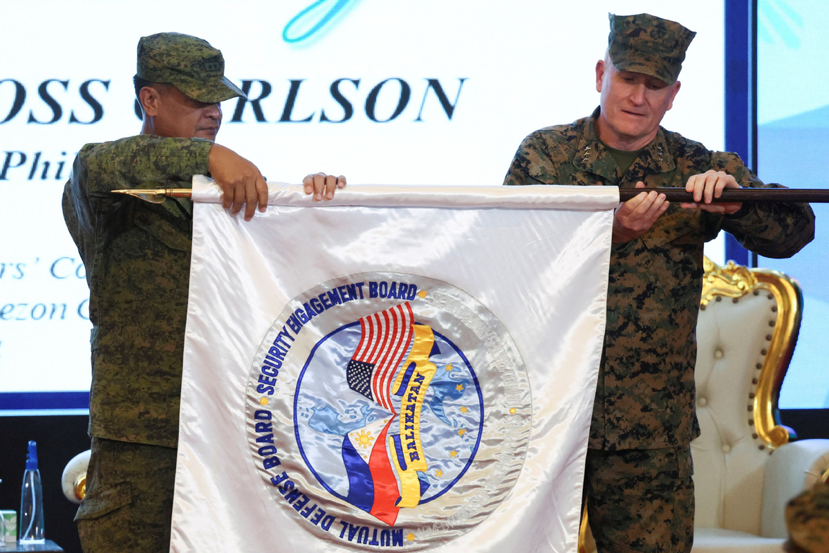 Title: The Art of Wearing a Flag Raising Ensign and Tie in Military Service