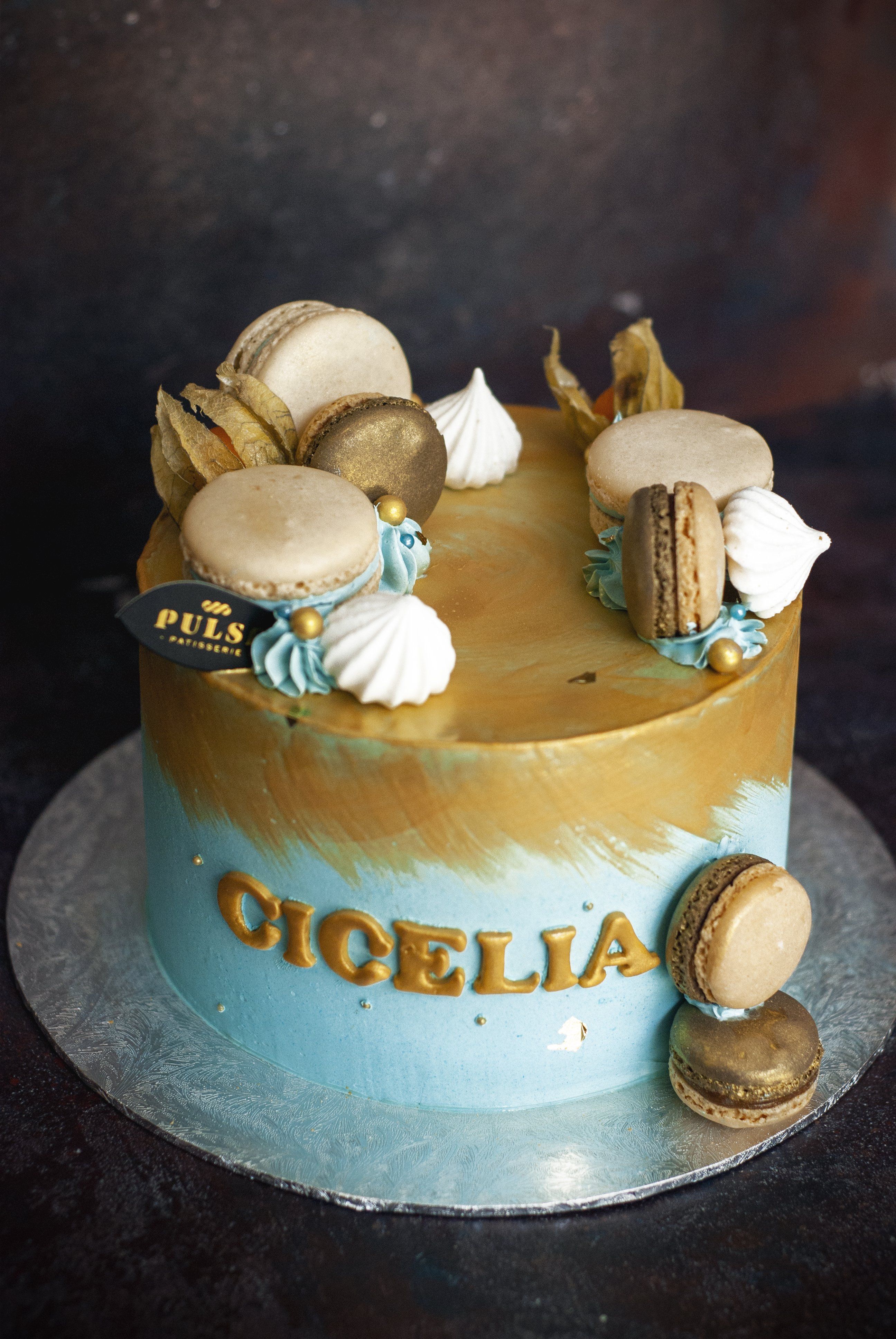 Blue-collar Cake: A Culinary Delight for the Working Class