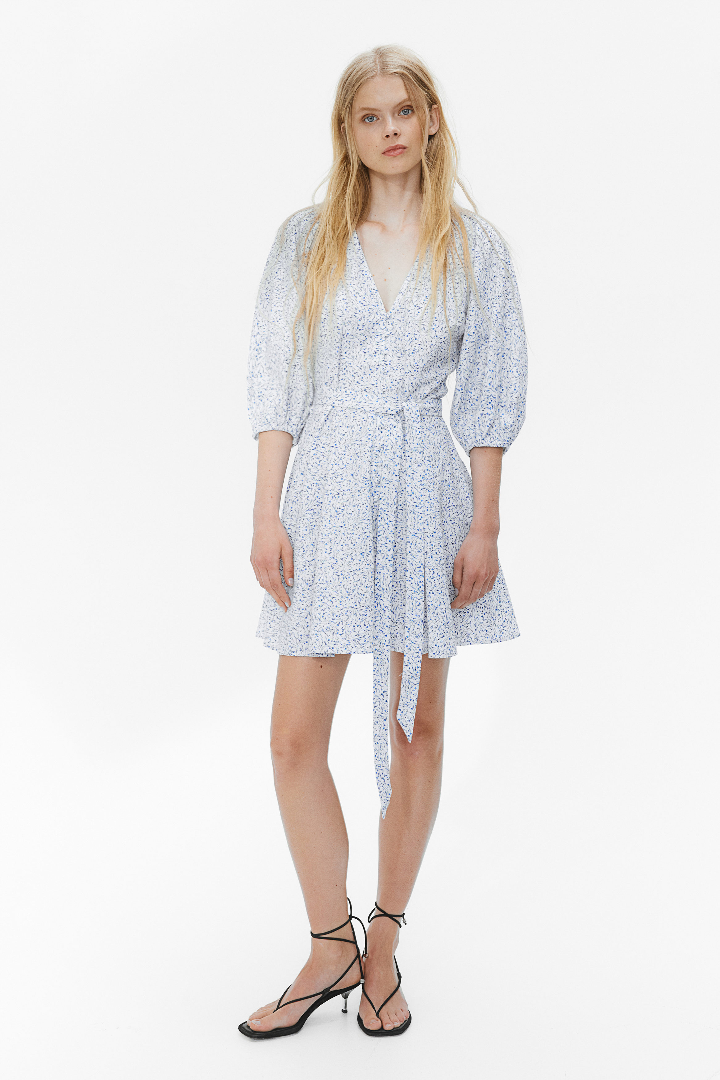 The Perfect Combination of Tie Brands and Short-Sleeve Dresses