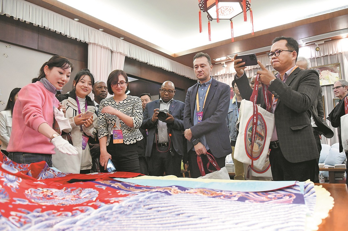 The Art of Chinese Ties: A Cultural Exploration of Zhongdiao Ties