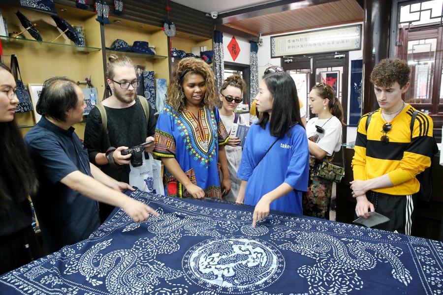 The Enchanting World of Jiangsu Ties: Crafting Timeless Style with Tradition and Elegance