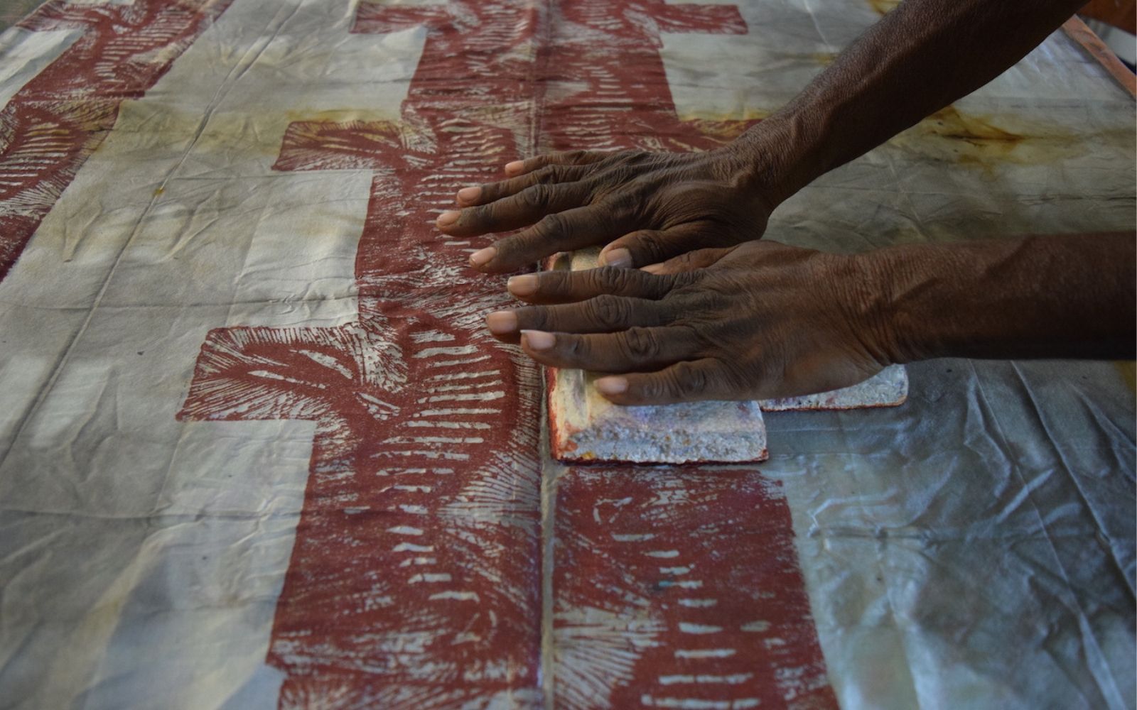 Unraveling the Art of Tying a Tie in Foreign Cultures