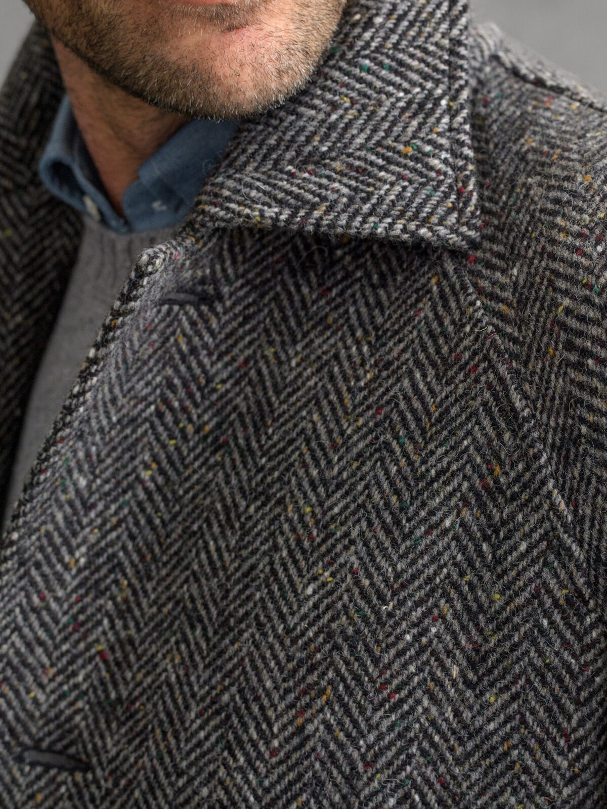 The Unique Charm of a Gray Tie Overcoat