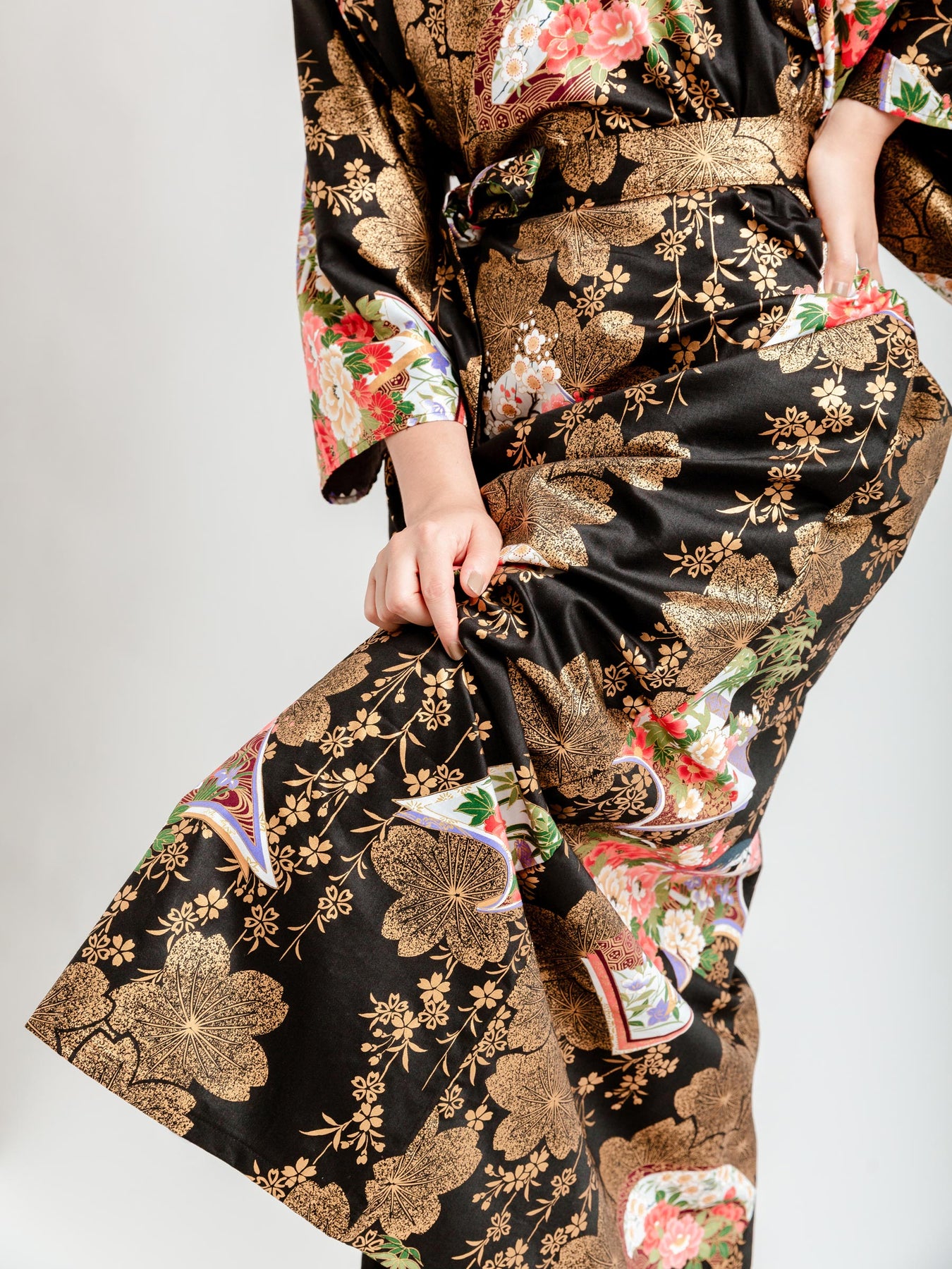 The Timeless Elegance of the Japanese Kimono Dress