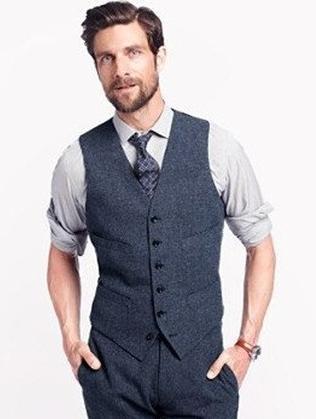 Mastering the Art of Wearing a Tie with a Vest