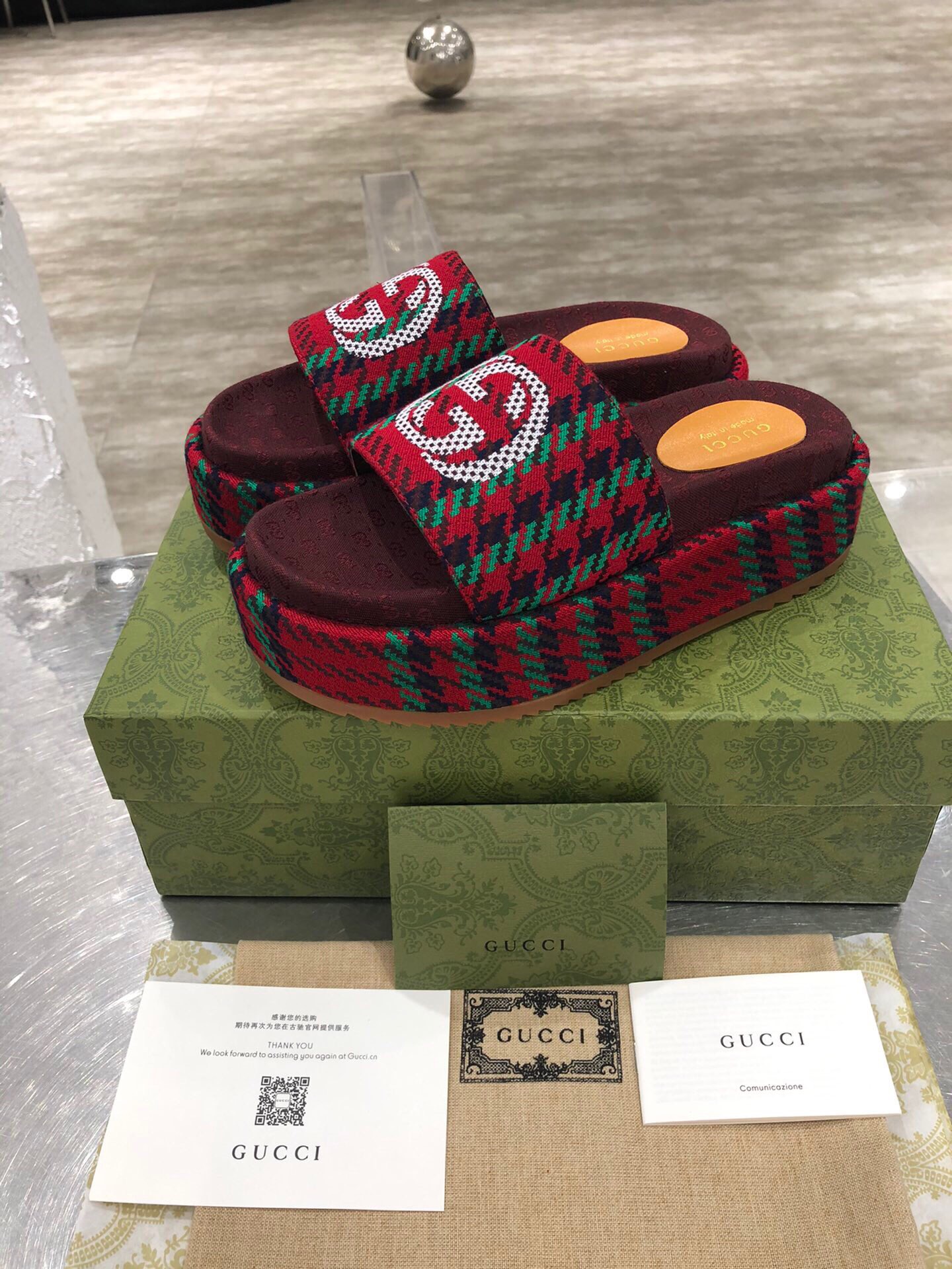 The Enthralling World of Gucci Gift Boxes: A Masterpiece of Luxury and Style