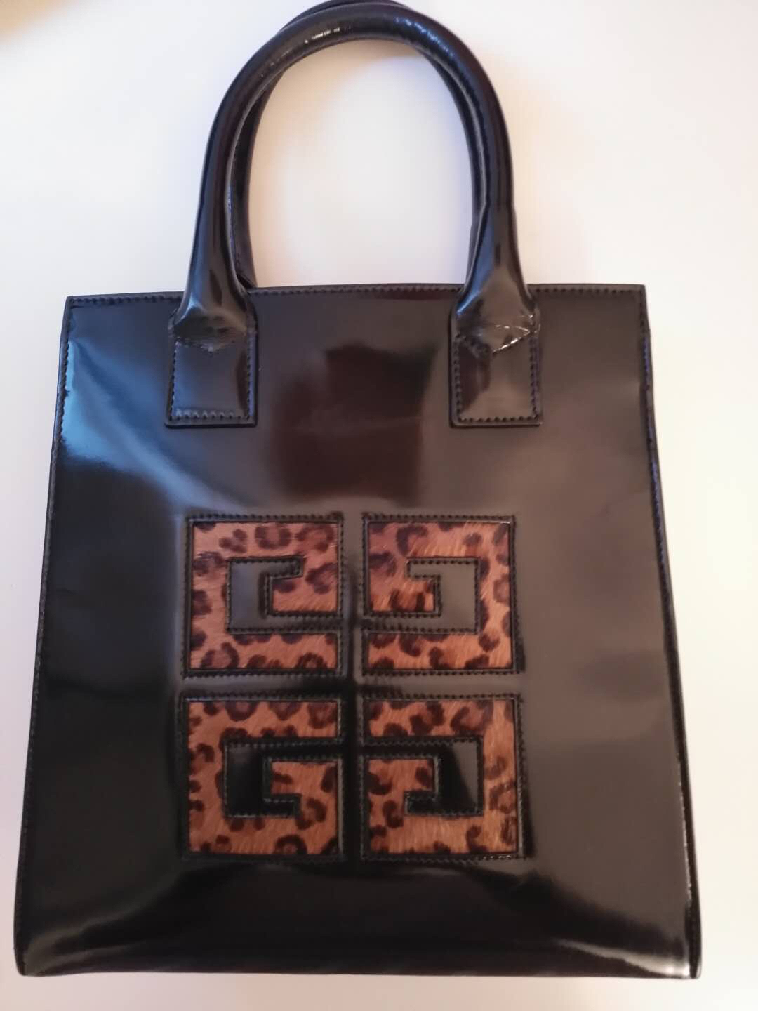 Can a Tie Brand Bag Be Given to Your Mother?