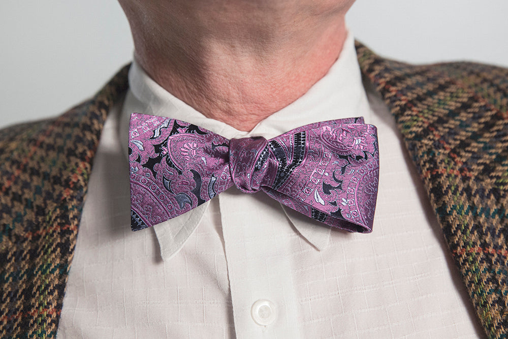 The Art of Tying a Royal Tie: A Comprehensive Guide to Creating the Perfect Bow Tie