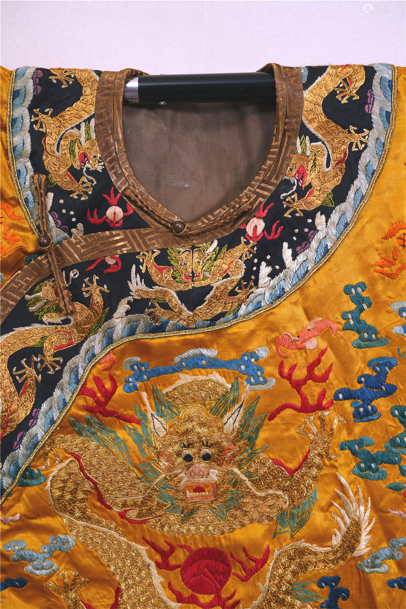 The Magnificence of the Dragon Robe and Tie: An Exaltation of Chinas Royal Tradition