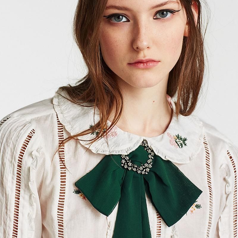 The Art of Combining Chocker and Tie in Fashion: A Comprehensive Guide