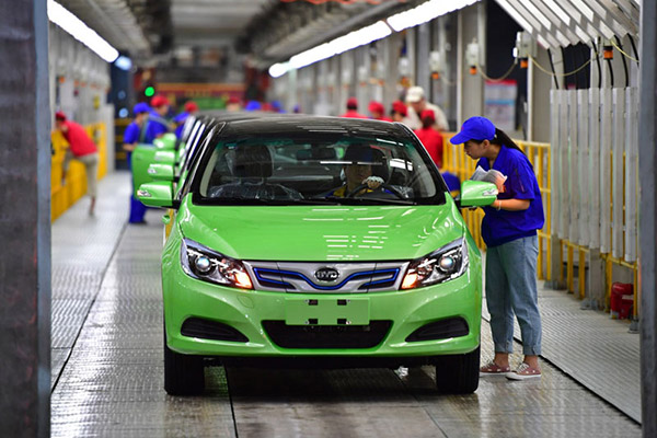 The Phenomenon of Lapel BYD: A New Era in Chinese Automotive Industry