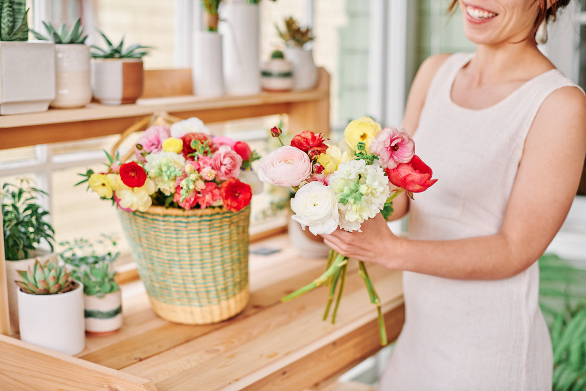 The Art of Wearing Flowers and Ties: A Womans Guide to Dressing for Success