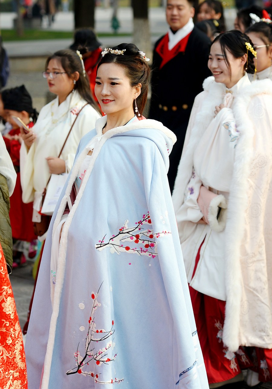 The Unique Charm of Hanfu with a Tie