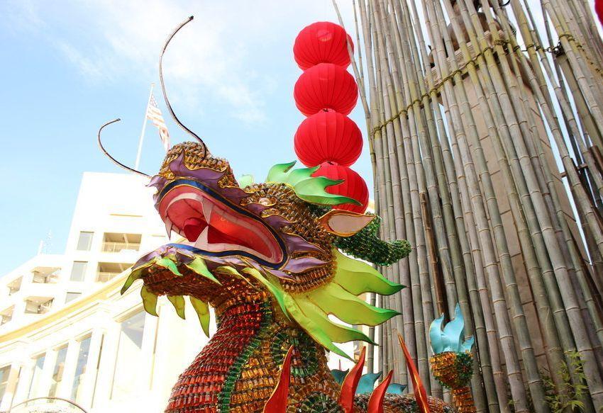 The Masterful Tie-Tie Guy: A Celebration of Chinese New Years Gala