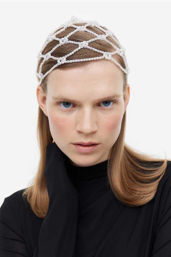 Transforming Ties into Headbands: A Creative Fashion Hack