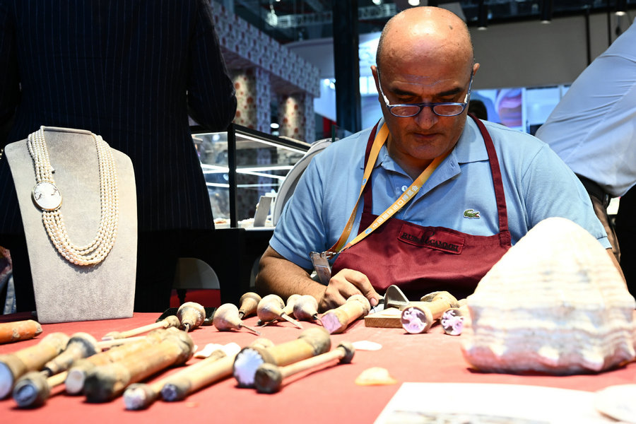 Eric Chens Masterpiece: The Art of Crafting Iconic Ties