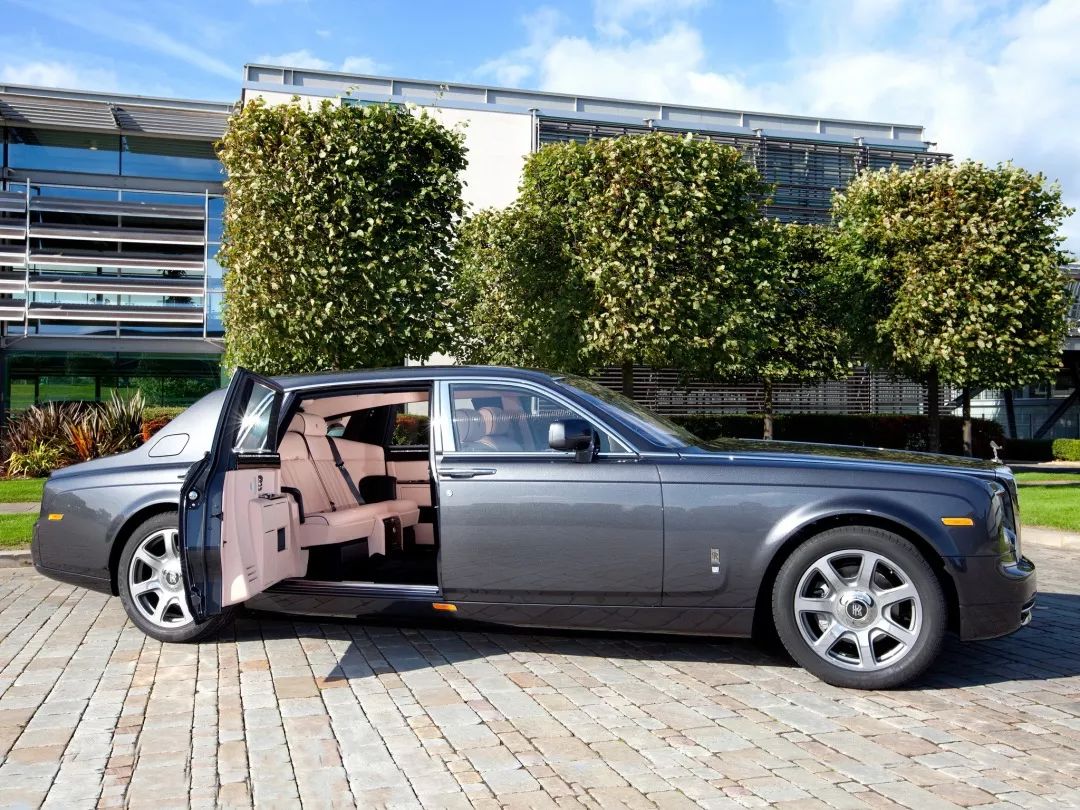 Rolls-Royce: The Epitome of Luxury and Elegance