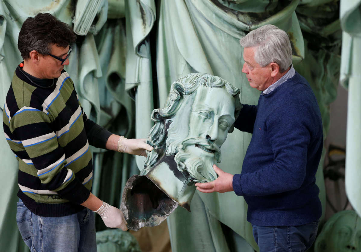 The Artistic Brilliance of Tie Statues: A Masterpiece in Sculpture