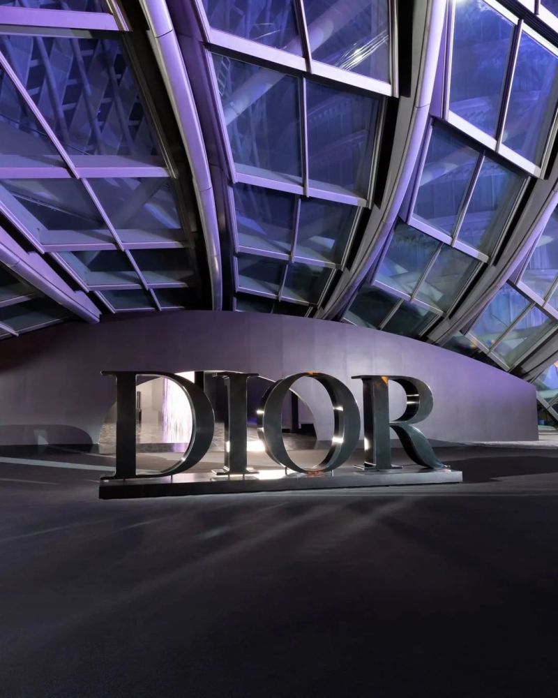 Dior Ties Make a Splash in Hefei, China