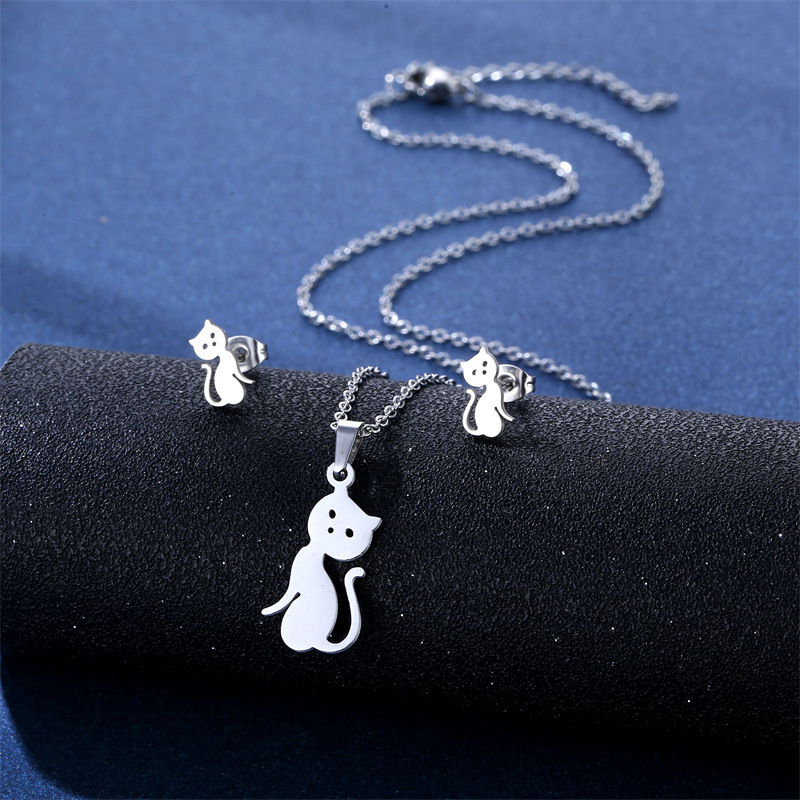 The Little Cats Tie Necklace: A Tale of Adventure and Friendship