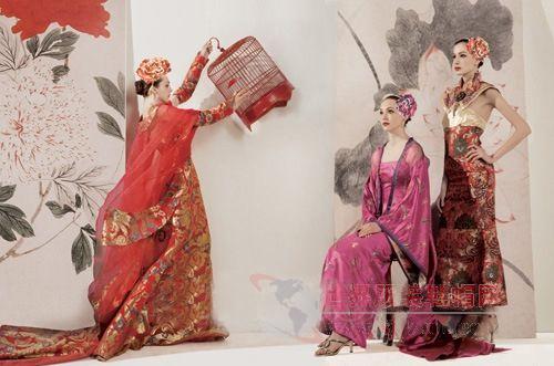 Unveiling the Timeless Elegance: The Allure of Ties in Traditional Chinese Costumes