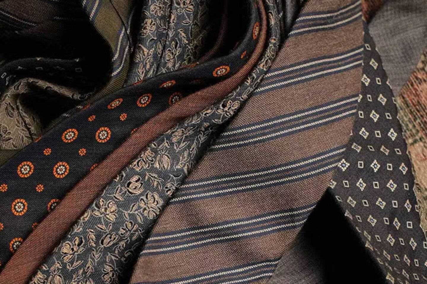 The Art of Crafting Mens Ties: A Comprehensive Guide to Creating Your Own Hand-Made男式领带手工