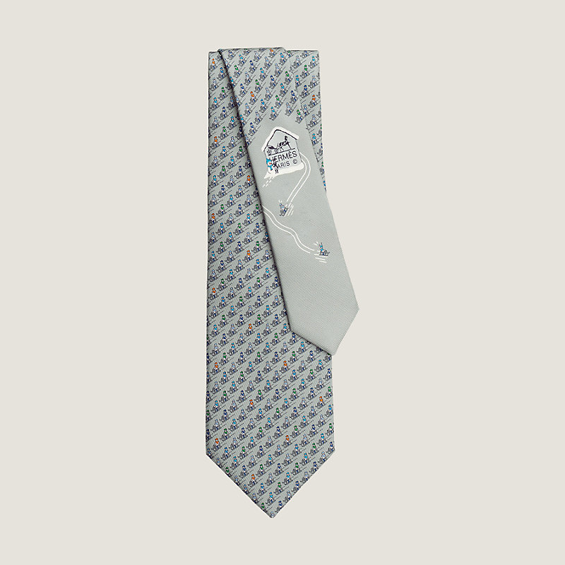 The Timeless Elegance of the Plaid Tie: An Exploration of the 斜纹卡其领带 (Plain Khaki Tie)