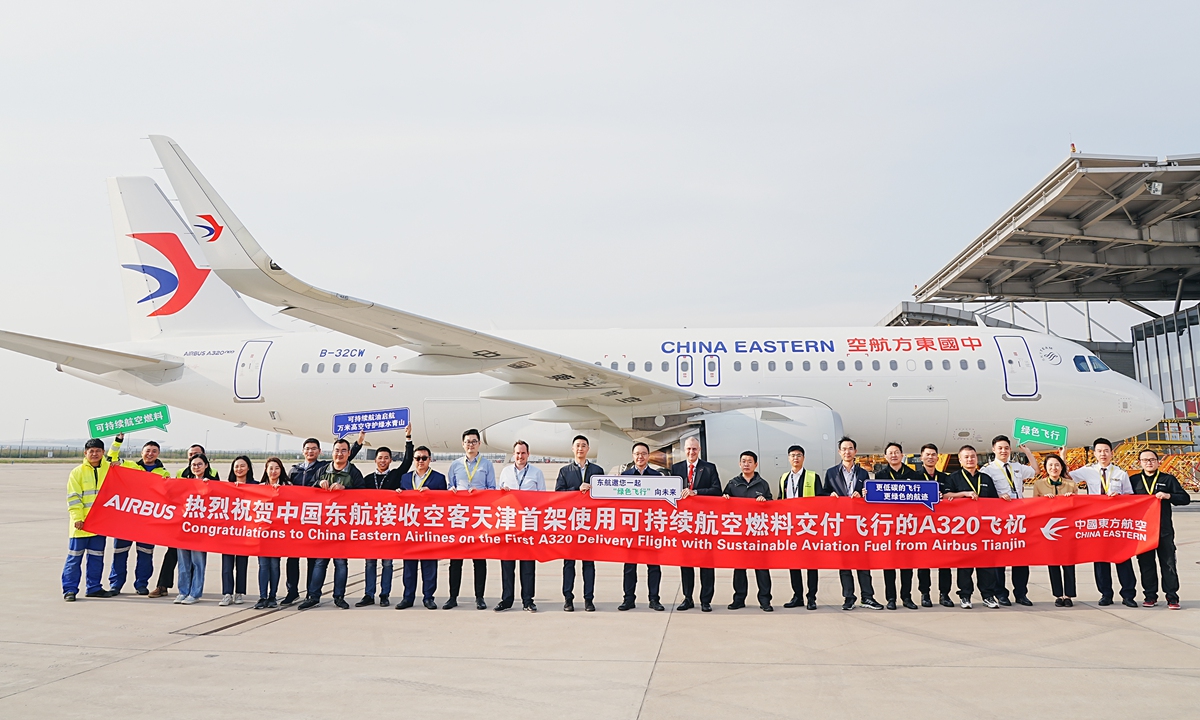 The Allure of Tianjin Airlines Ties: A Fashionable Accessory for Passengers on the Move