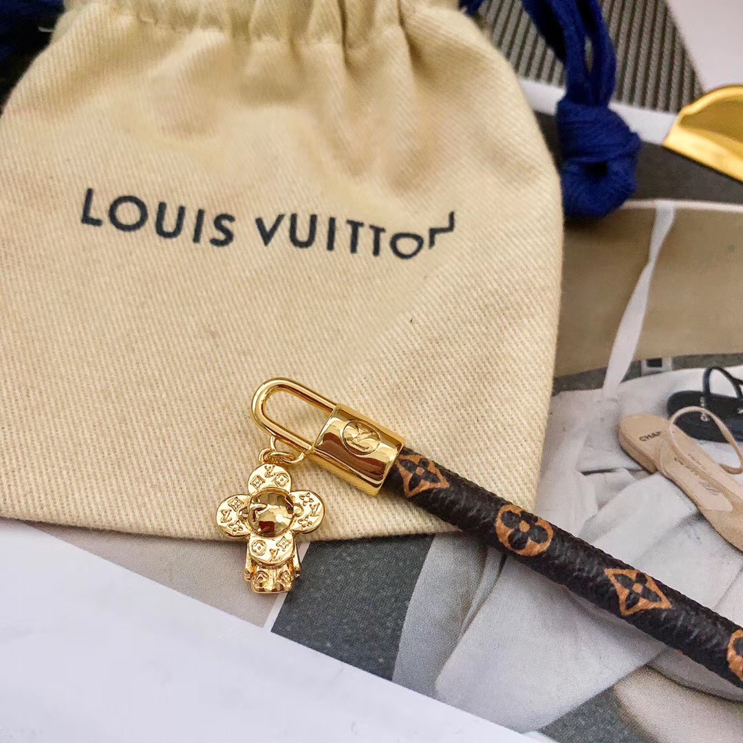 The Unique Charm of LV Duckss Tie