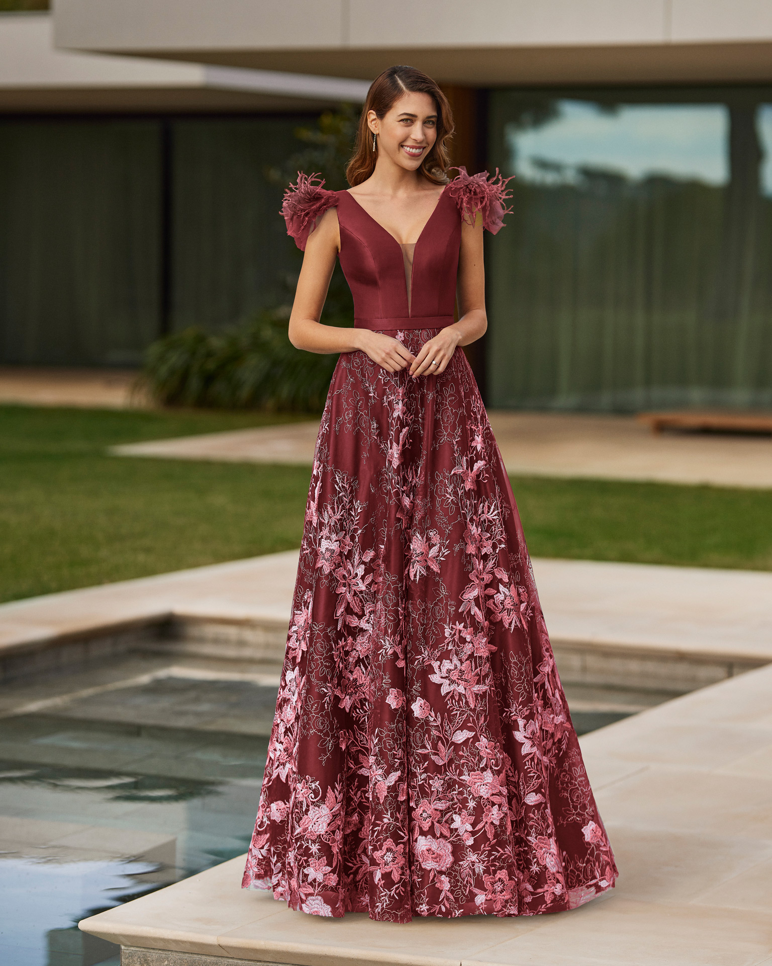 A Glamorous Affair: The Timeless Beauty of the Red Tie Long Dress