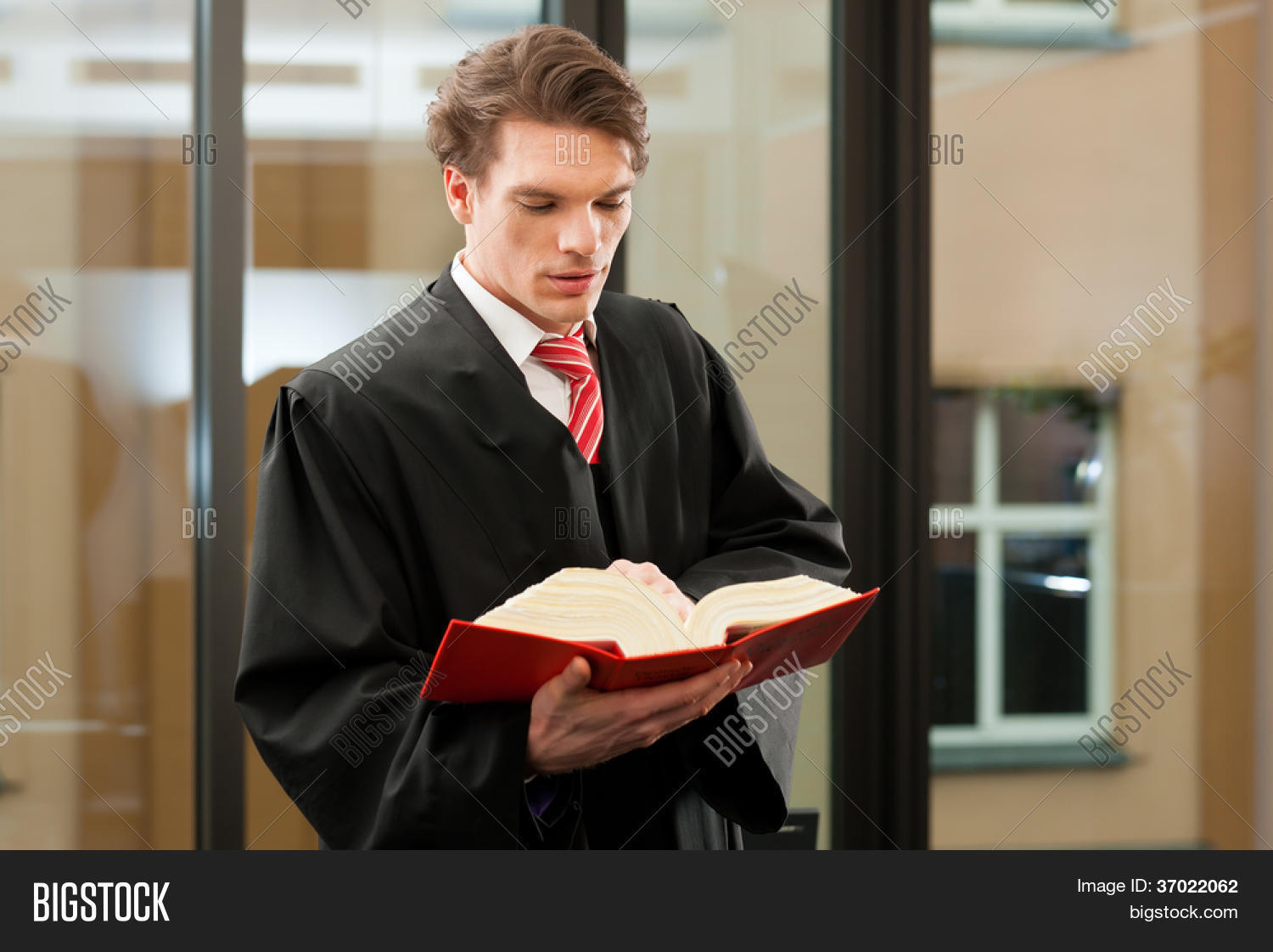 The Unconventional yet Relevant Significance of Lawmen Wearing Ties in Courtrooms