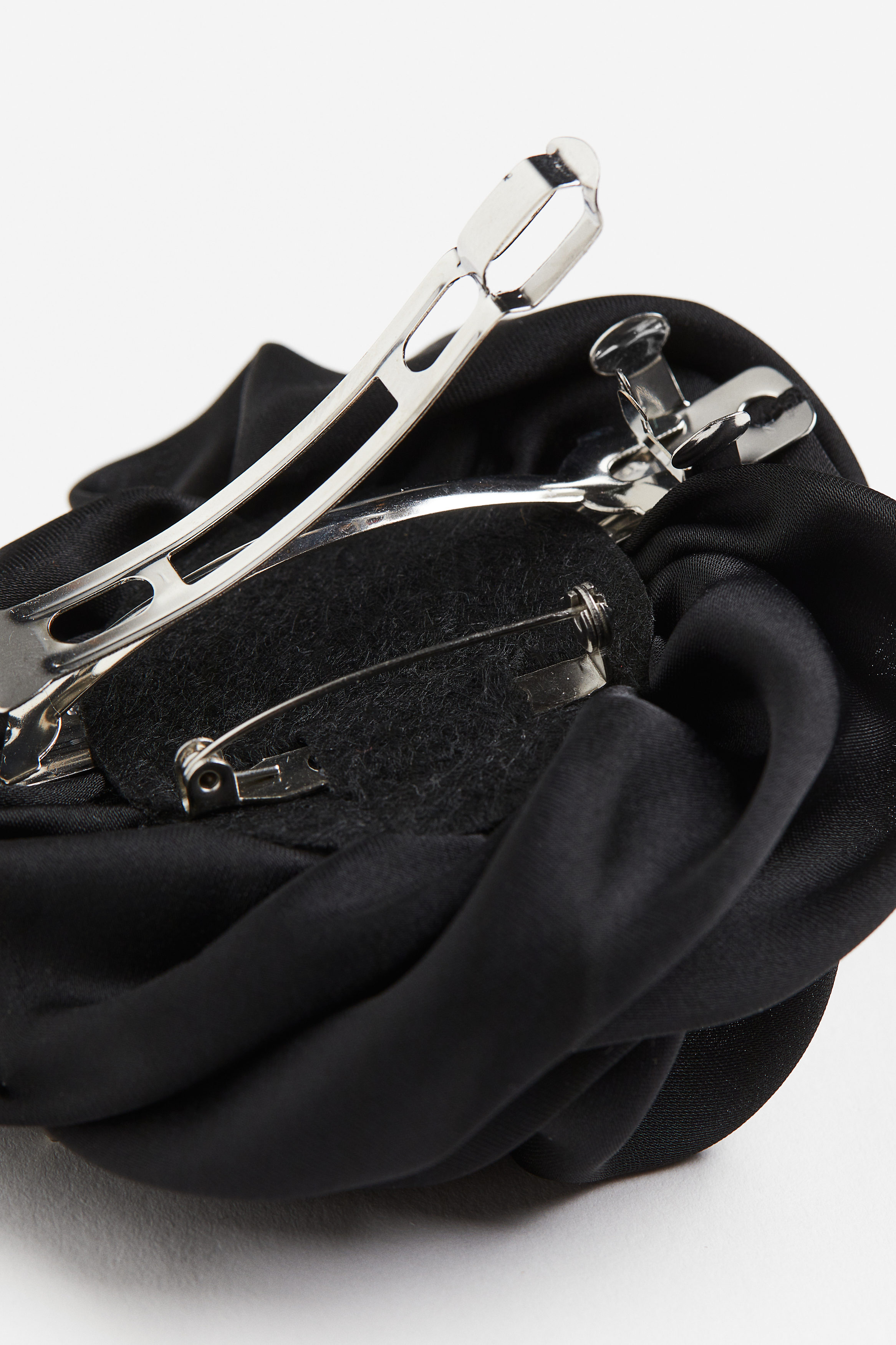 Women’s Tie Clips: A Fashion Accessory that Defines Elegance