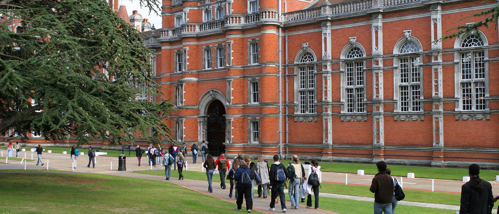 The Red Tie of Campus