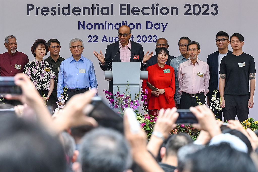 The Unique Tie of Singapores Foreign Minister