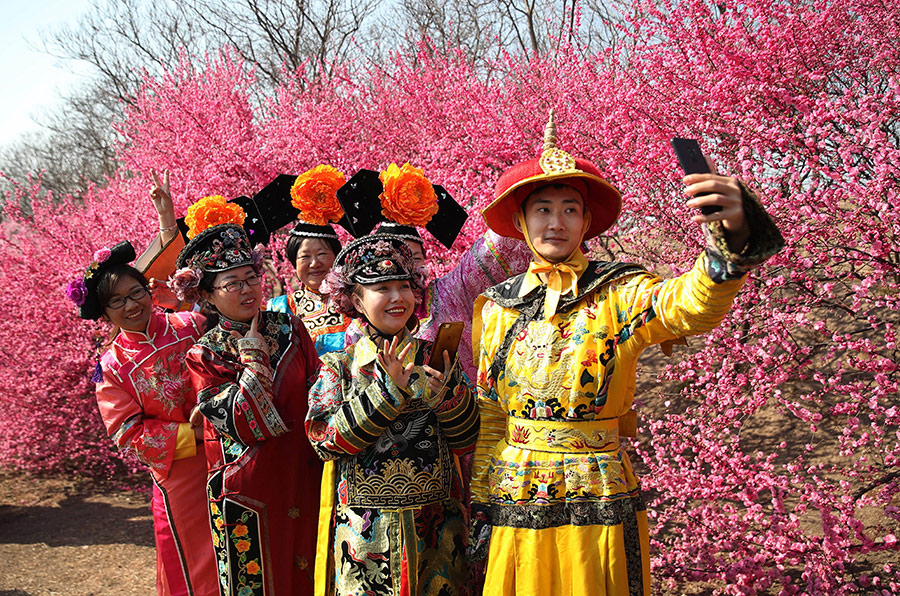 The Qing Dynasty Official Clothing: The Unique Charm of the Tie