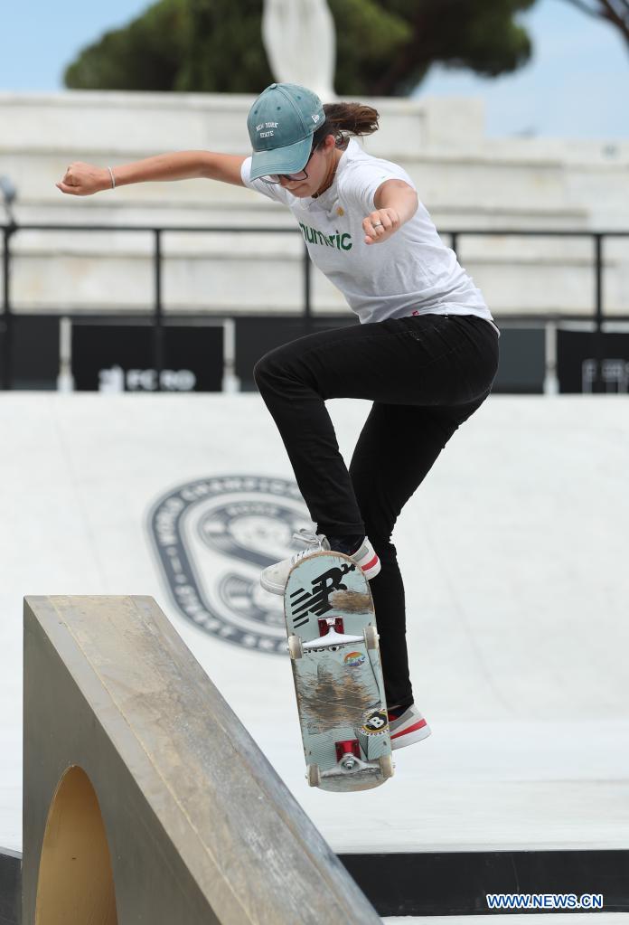 Skateboard Girls and Their Fashion Statements: The Unique Charm of a Skateboard Girls Tie