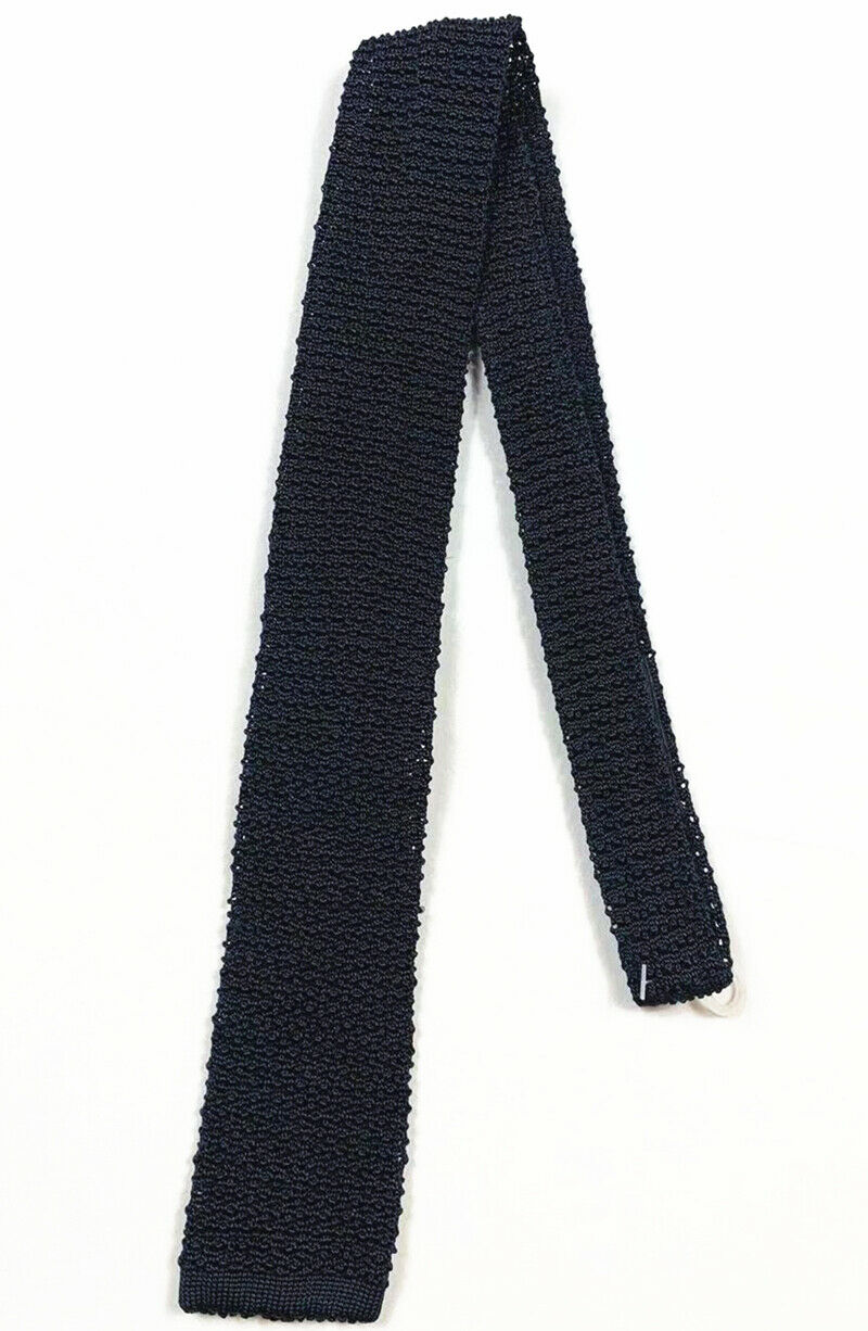 V-Neck Tie, Button-Up毛衣的搭配艺术